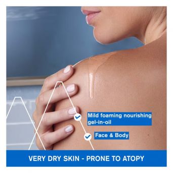 Uriage Xemose Cleansing Oil enriched with glycerin and shea butter for nourishing dry skin