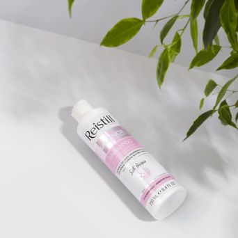 Reistill sensitive scalp nourishing shampoo bottle 250ml